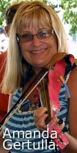 Amanda and her pink acrylic violin - pinkfiddle.com